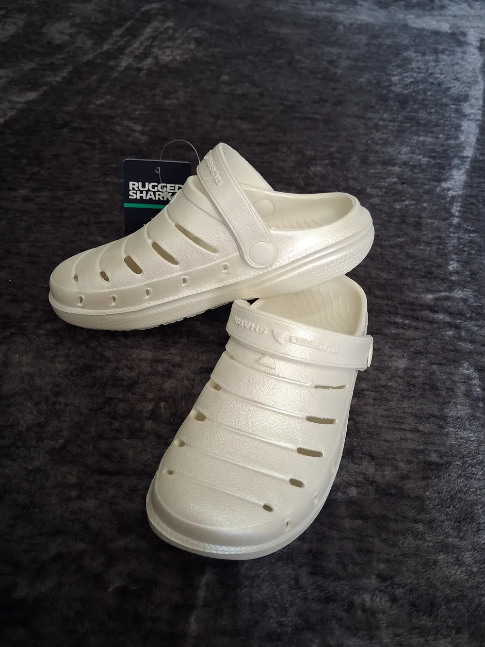 NWT Rugged Shark Pearly White Slip On Clog Shoes Girls Size 11